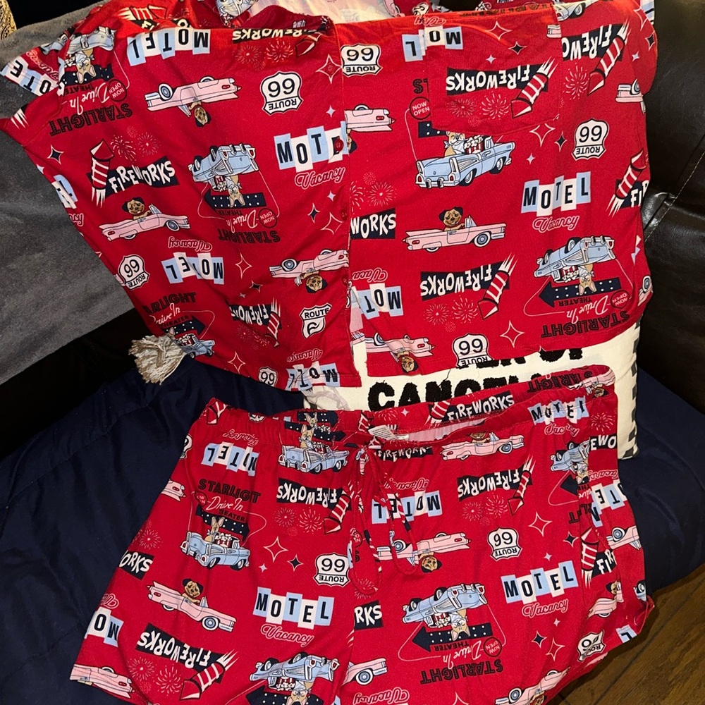 Women's Red Graphic Pajama Set